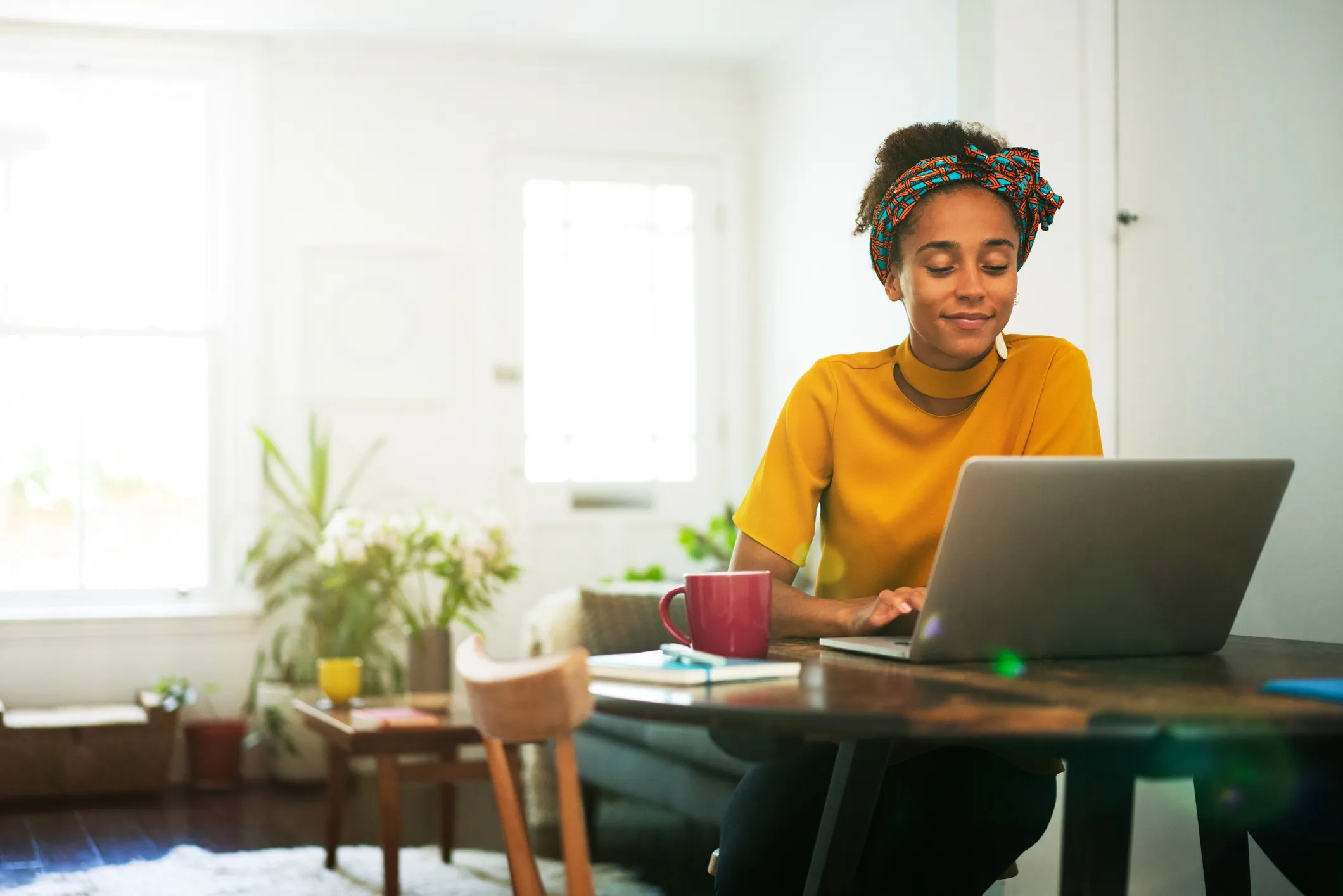 Woman on her desk, Tips to Succeeding As a Freelancer